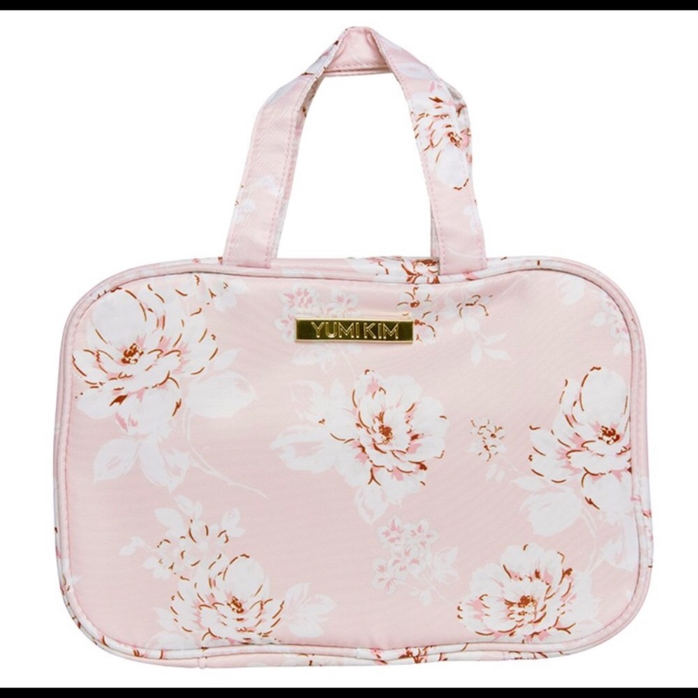 NWT- Yumi Kim Hanging Train Case